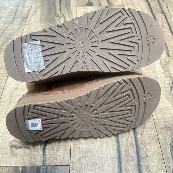 Chestnut ugg - Picture 3 of 4